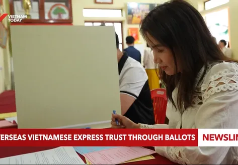 Overseas Vietnamese express trust through ballots