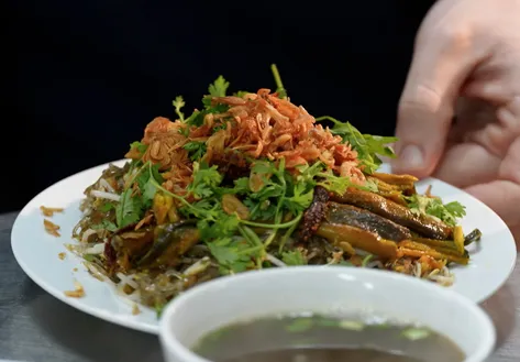Eel glass noodles: A street food symphony | Street Food