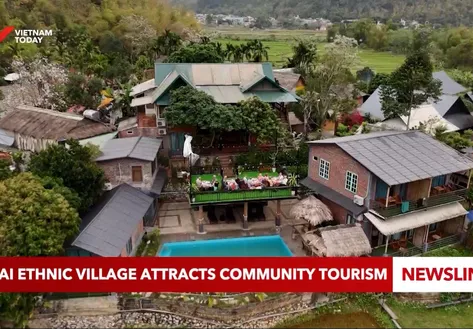 Thái ethnic village attracts community tourism