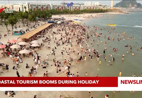 Coastal tourism booms during holiday