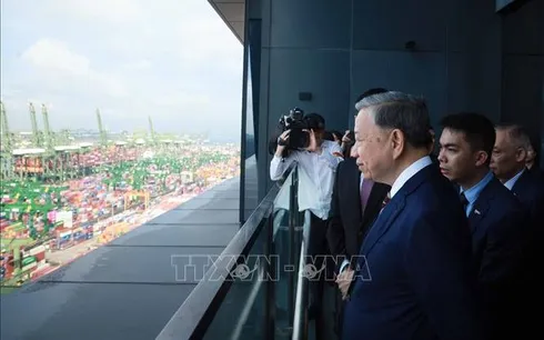 Tổng Bí thư Tô Lâm thăm cảng biển Pasir Panjang