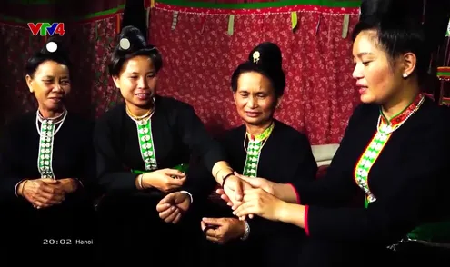 Nhịp đập Việt Nam: Khăn Piêu của người Thái đen