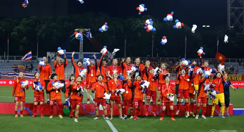 ẢNH: ĐT nữ Việt Nam thắng kịch tính trước Thái Lan, giành HCV bóng đá nữ SEA Games 30
