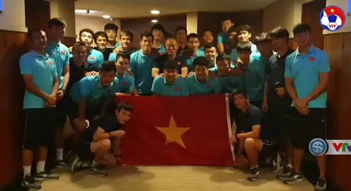 VIDEO: Thầy Park cùng U22 Việt Nam chúc mừng ĐT nữ Việt Nam vô địch SEA Games 30