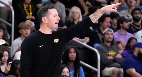 Khởi đầu ấn tượng của HLV JJ Redick tại Los Angeles Lakers