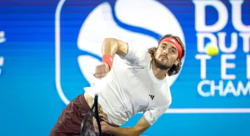 Stefanos Tsitsipas vào chung kết Dubai Championship