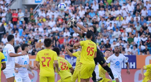 Nam Định thắng Thanh Hóa, tiến sát ngôi vô địch V.League