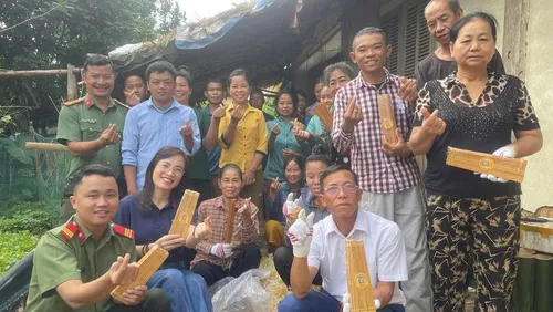 Muôn màu cuộc sống: Hành trình "bó đũa yêu thương"