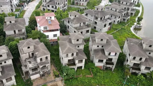 Bất động sản thanh khoản yếu: “Cắt lỗ” lan rộng nhưng chưa đủ hấp dẫn