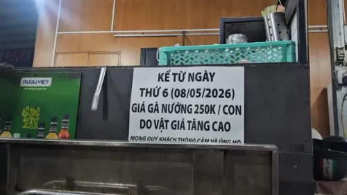 Từ quán cơm đến cà phê lề đường đều than khó giữ giá bán như cũ