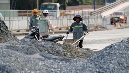 Bộ Xây dựng: Xem xét điều chỉnh hợp đồng do biến động giá vật liệu