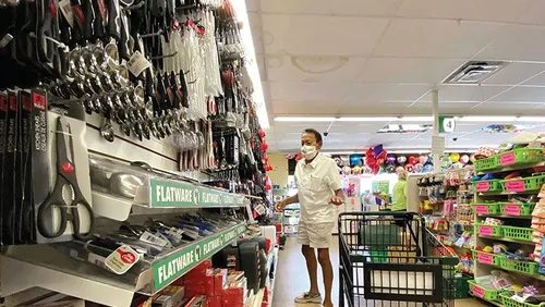 Áp lực tài chính bủa vây người tiêu dùng Mỹ