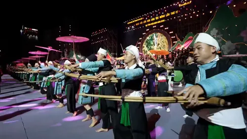 Rực rỡ sắc màu Ngày hội văn hóa dân tộc Mông 