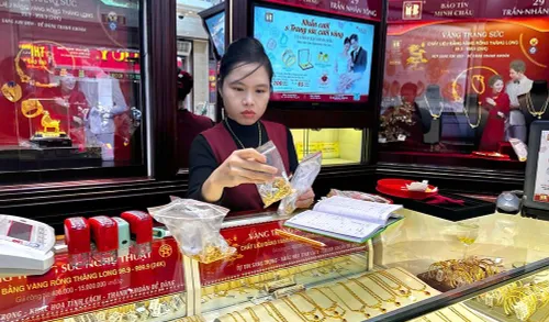 Giá vàng hôm nay 15/2: Giá vàng trong nước ổn định, vàng thế giới tiếp tục tăng