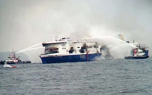 Phà chở 544 hành khách cháy ở miền Trung Philippines