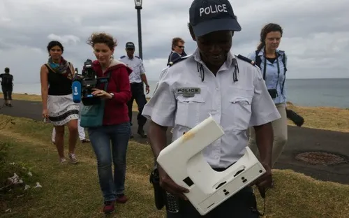 Pháp nối lại việc tìm kiếm mảnh vỡ máy bay MH370