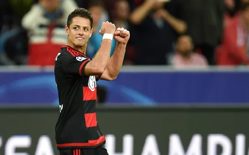 Arsenal nhận gáo nước lạnh vụ Chicharito