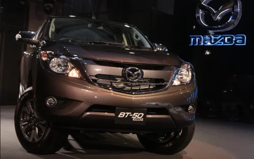 Bán tải Mazda BT-50 phiên bản nâng cấp có giá gần 760 triệu đồng