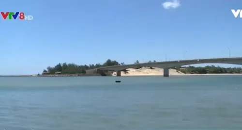 Quảng Trị: Bồi lấp cửa biển, ngư dân khó ra khơi