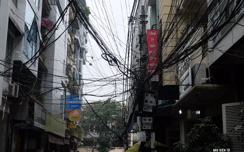 Hà Nội dọn "mạng nhện" trên 18 tuyến phố trong năm 2016