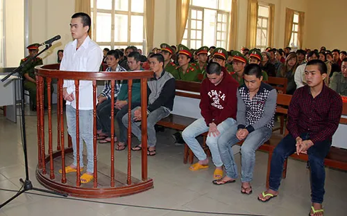 Lâm Đồng: Sát hại cha, con trai lĩnh 12 tháng tù giam