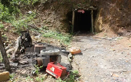 Nạn khai thác vàng trái phép bao giờ mới chấm dứt?