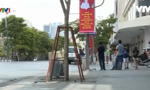 Hoàn tất việc sửa chữa hư hỏng trên đường Nguyễn Huệ