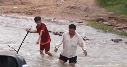 Phú Yên khắc phục chia cắt giao thông sau mưa lũ