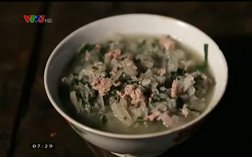 Canh loóng: Món ngon từ cây chuối rừng của người Mường