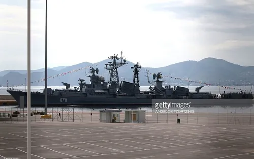 Tàu khu trục của Nga cập cảng Hy Lạp