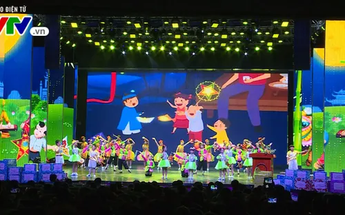 Ấm áp đêm hội "Vầng trăng yêu thương" tại Nha Trang