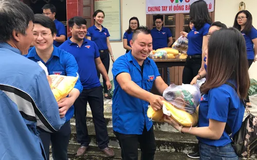 Đoàn thanh niên VTV8 với chiến dịch "Chung tay vì đồng bào miền Trung"