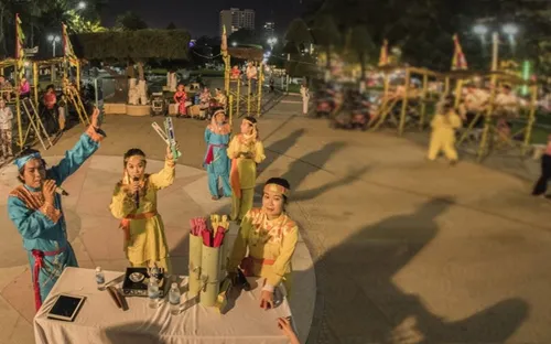 Trải nghiệm cùng hội bài Chòi