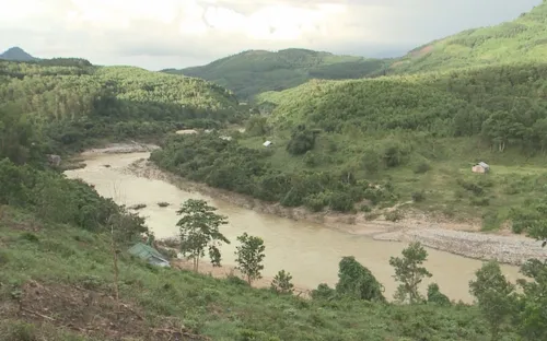 Quảng Ngãi: Dân đòi bồi thường giá "trên trời", dự án thủy điện bế tắc