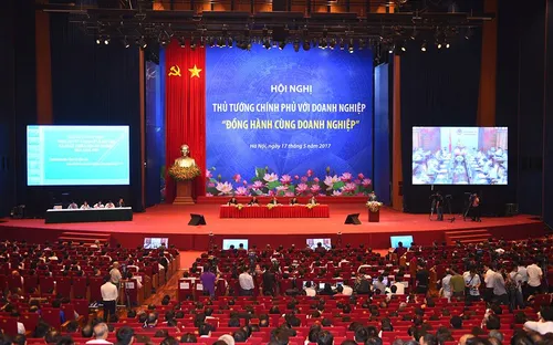 Thủ tướng Chính phủ: Hỗ trợ DN, nói phải đi đôi với làm