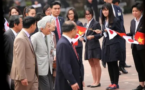 Nhà vua và Hoàng hậu Nhật Bản rời Huế, kết thúc tốt đẹp chuyến thăm Việt Nam