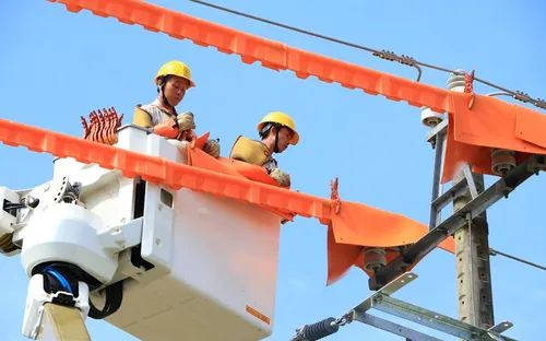 Đội sửa chữa điện "nóng" ở Quảng Nam chính thức hoạt động