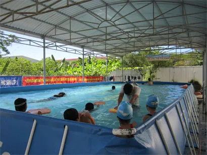 Lâm Đồng mang "bể bơi di động" đến từng trường học vùng sâu Đạ Tẻ