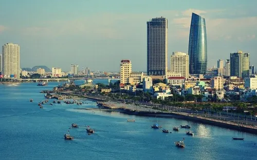 Nắng nóng bao phủ miền Trung, Tây Nguyên khả năng có tố, lốc vào chiều tối