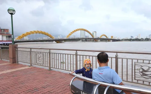 Thủ tướng Singapore Lý Hiển Long đăng ảnh Cầu Rồng lên Facebook sau khi đến Đà Nẵng