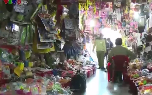 Cẩn trọng loại đồ chơi nguy hại mùa Trung Thu