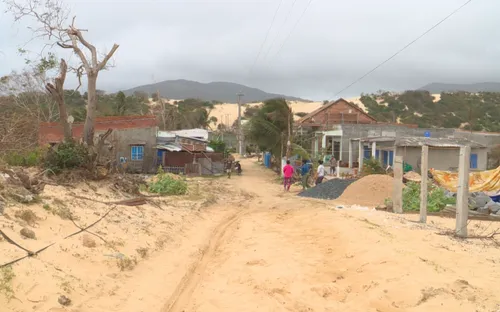 Cát bay gây ảnh hưởng nhiều khu dân cư ở Khánh Hòa