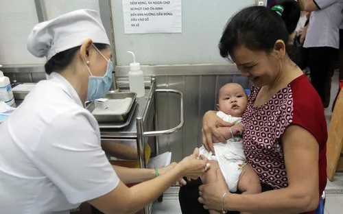 Nghệ An khan hiếm vaccine dịch vụ 6 trong 1