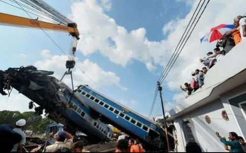 Lãnh đạo đường sắt Ấn Độ từ chức sau các vụ tai nạn tàu hỏa