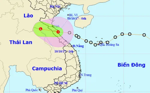 Áp thấp nhiệt đới đi vào đất liền Hà Tĩnh - Quảng Bình, cảnh báo lũ trên các sông