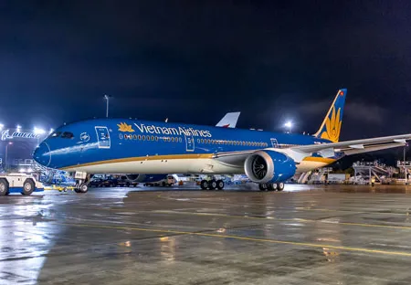4 chuyến bay của Vietnam Airlines phải chuyển hướng do mưa giông