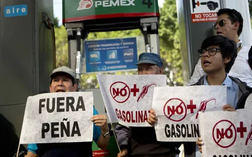 Người dân Mexico biểu tình phản đối tăng giá nhiên liệu