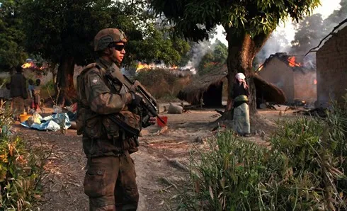 Pháp khẳng định quyết tâm quét sạch khủng bố tại châu Phi