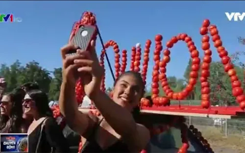 Sôi động lễ hội ném cà chua tại Chile