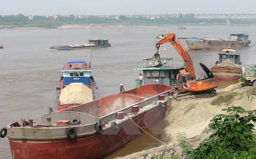 Phát hiện nhiều điểm khai thác cát trái phép